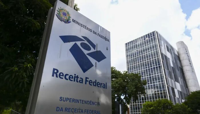 Receita paga nesta terça maior lote de restituição do IR da história